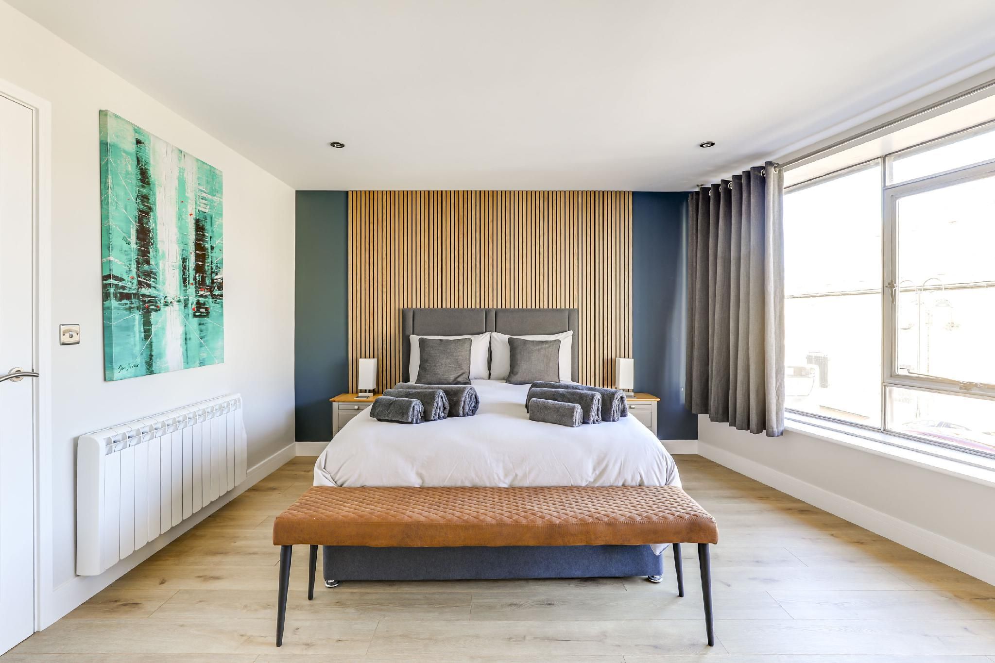 Suite-Exclusive-Private Bathroom-City view-Room 3