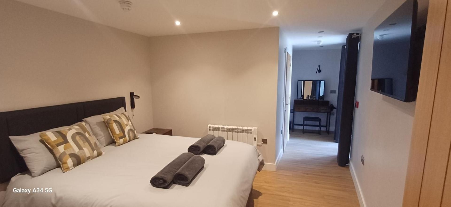 The Old Warehouse Ely Deluxe One-Bedroom Apartment with City View