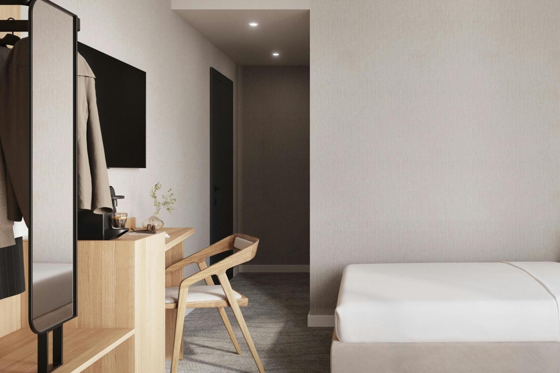 Yelo Marengo Hotel Centre-Ville, Sonder Accessible Room with One King Bed or One Twin Bed and Roll-In Shower 3