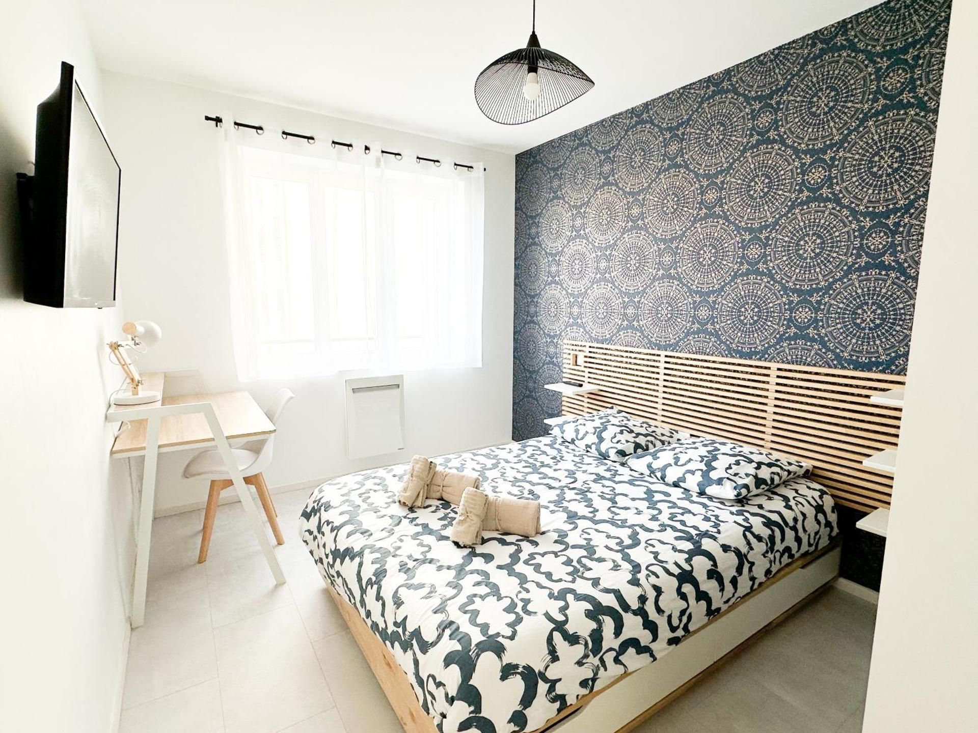Standard Double Room with Shared Bathroom