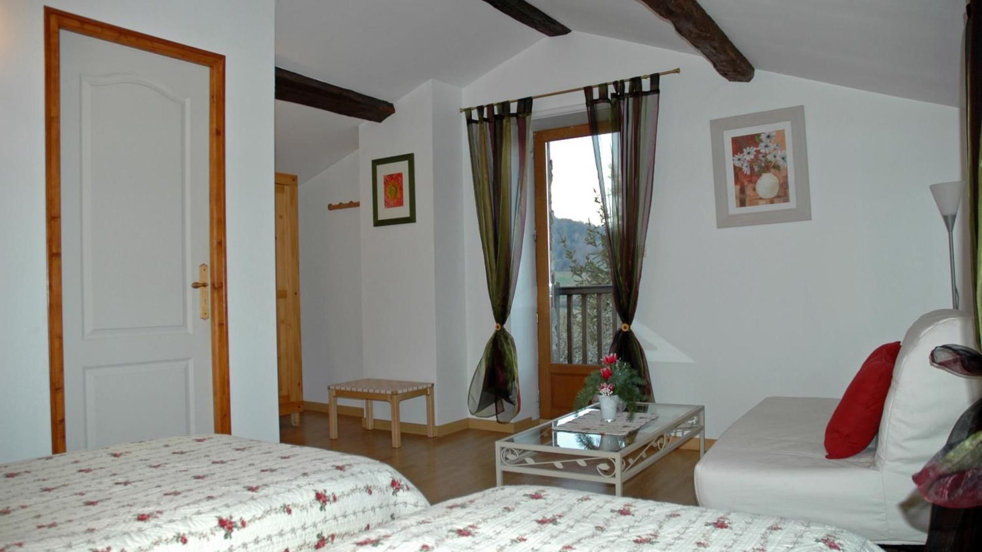 Standard Twin Room with Garden View