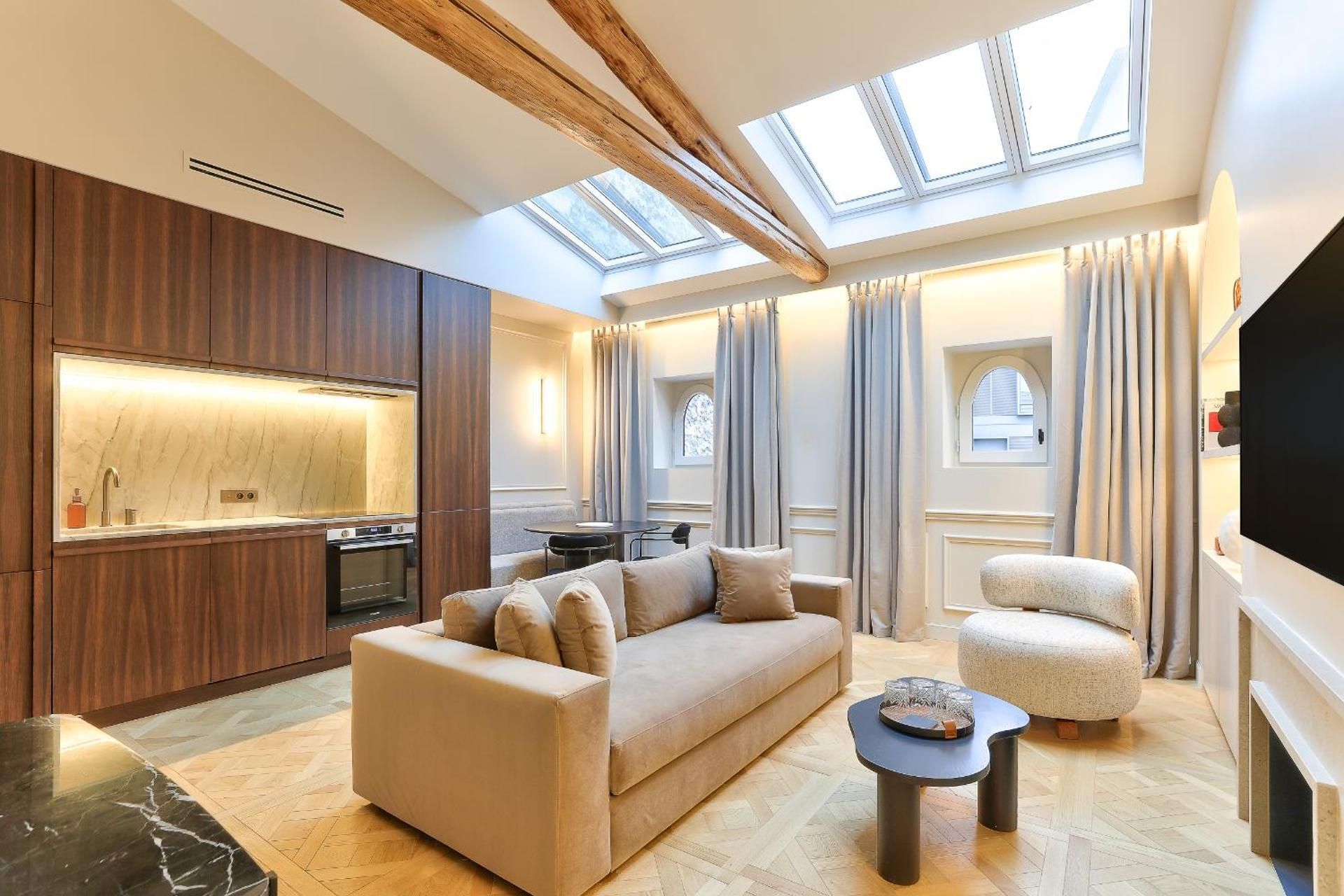 One-bedroom Loft Apartment