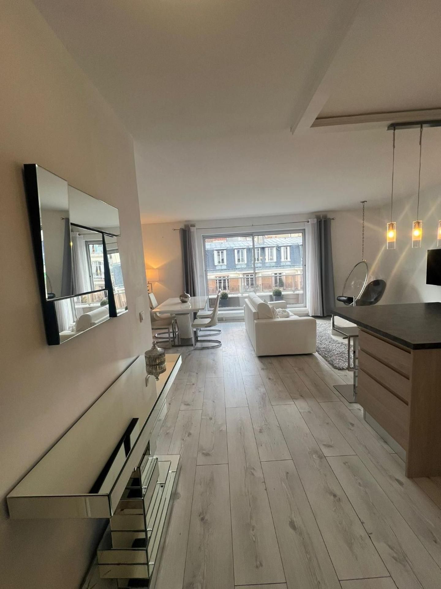 One-Bedroom Apartment with Terrace