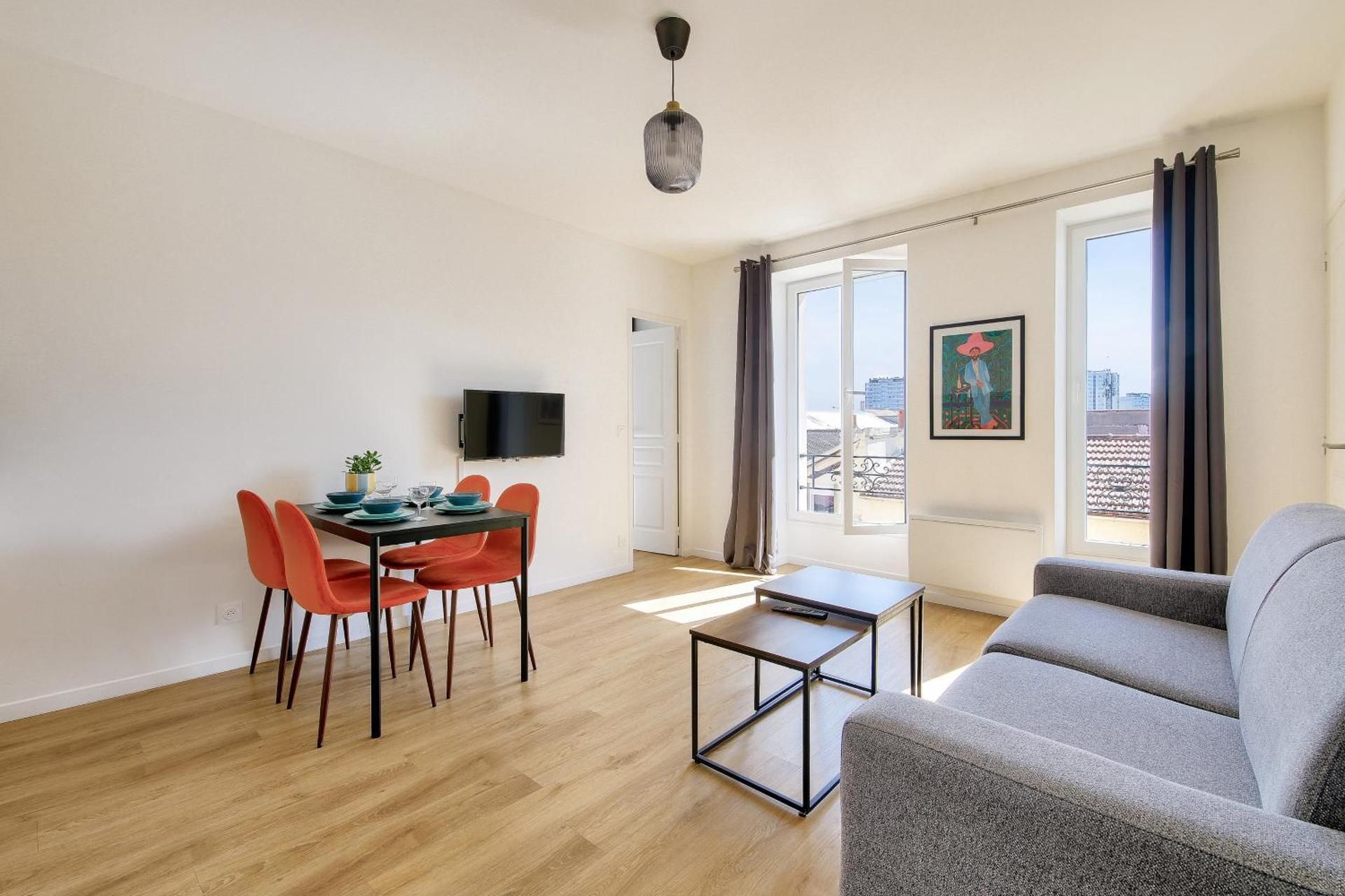 One-Bedroom Apartment