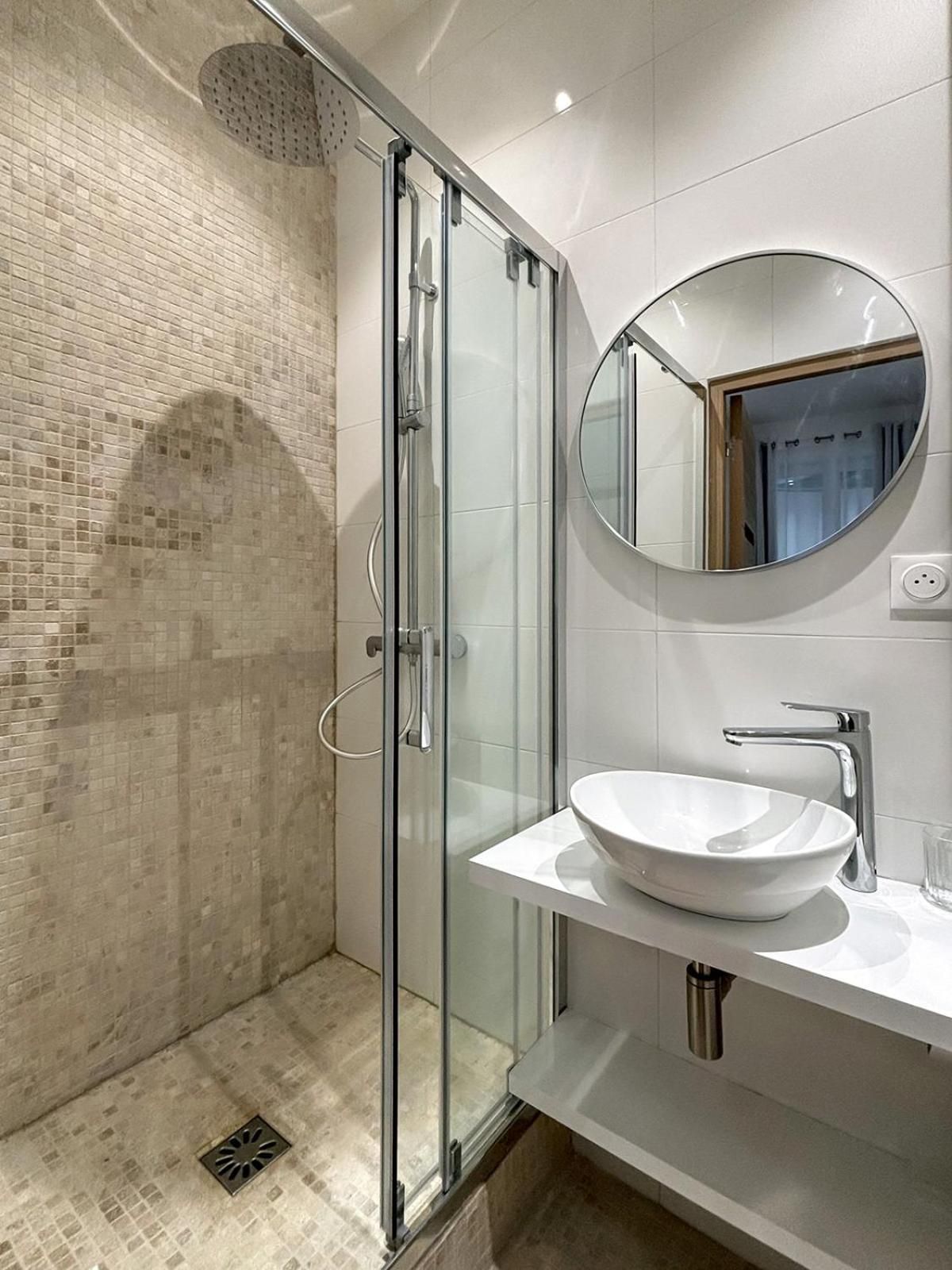 One-Bedroom Standard Apartment