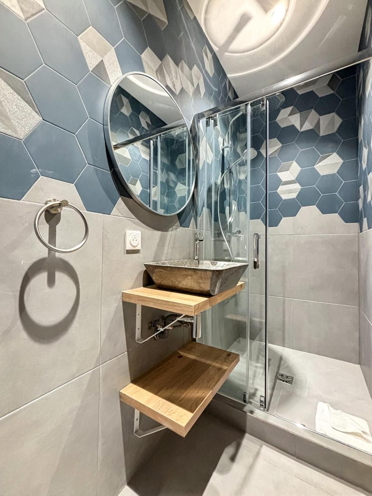 Three-Bedroom Deluxe Apartment