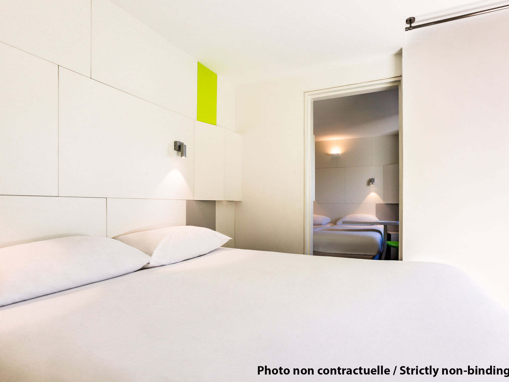 Suite with 1 double bed and private terrace