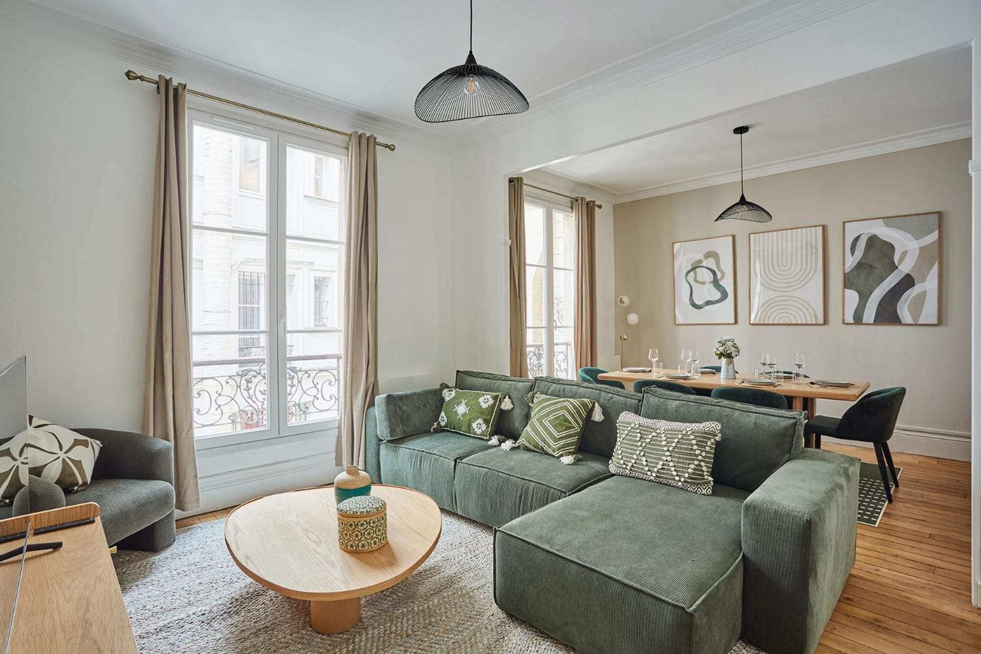 Deluxe Family Room
