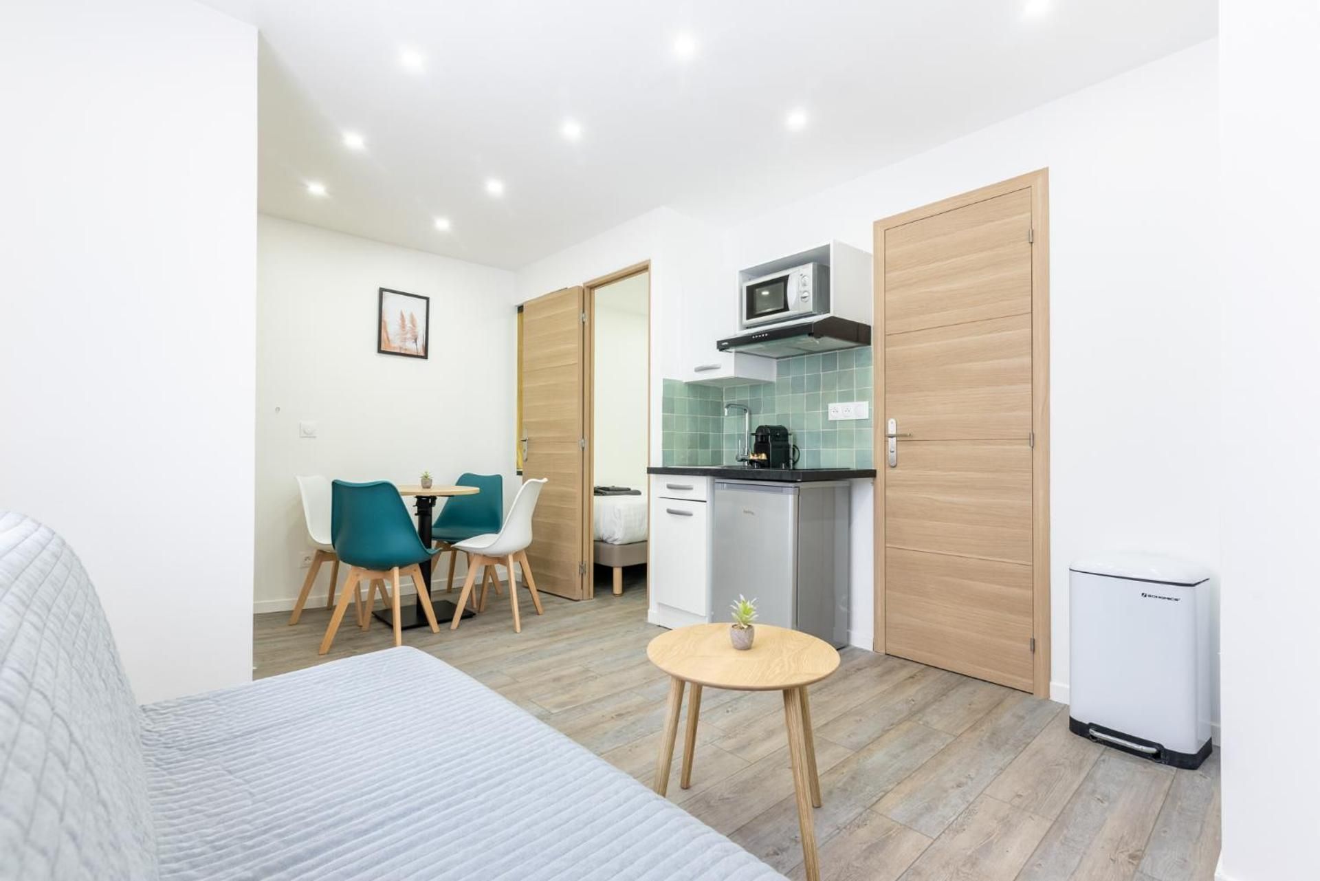 One-Bedroom Apartment