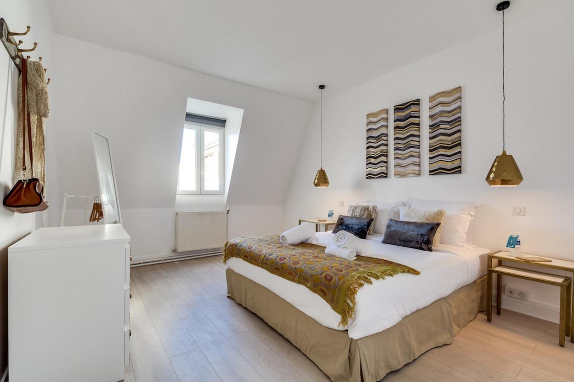 Sweett - Atelier Ponthieu Three-Bedroom Apartment