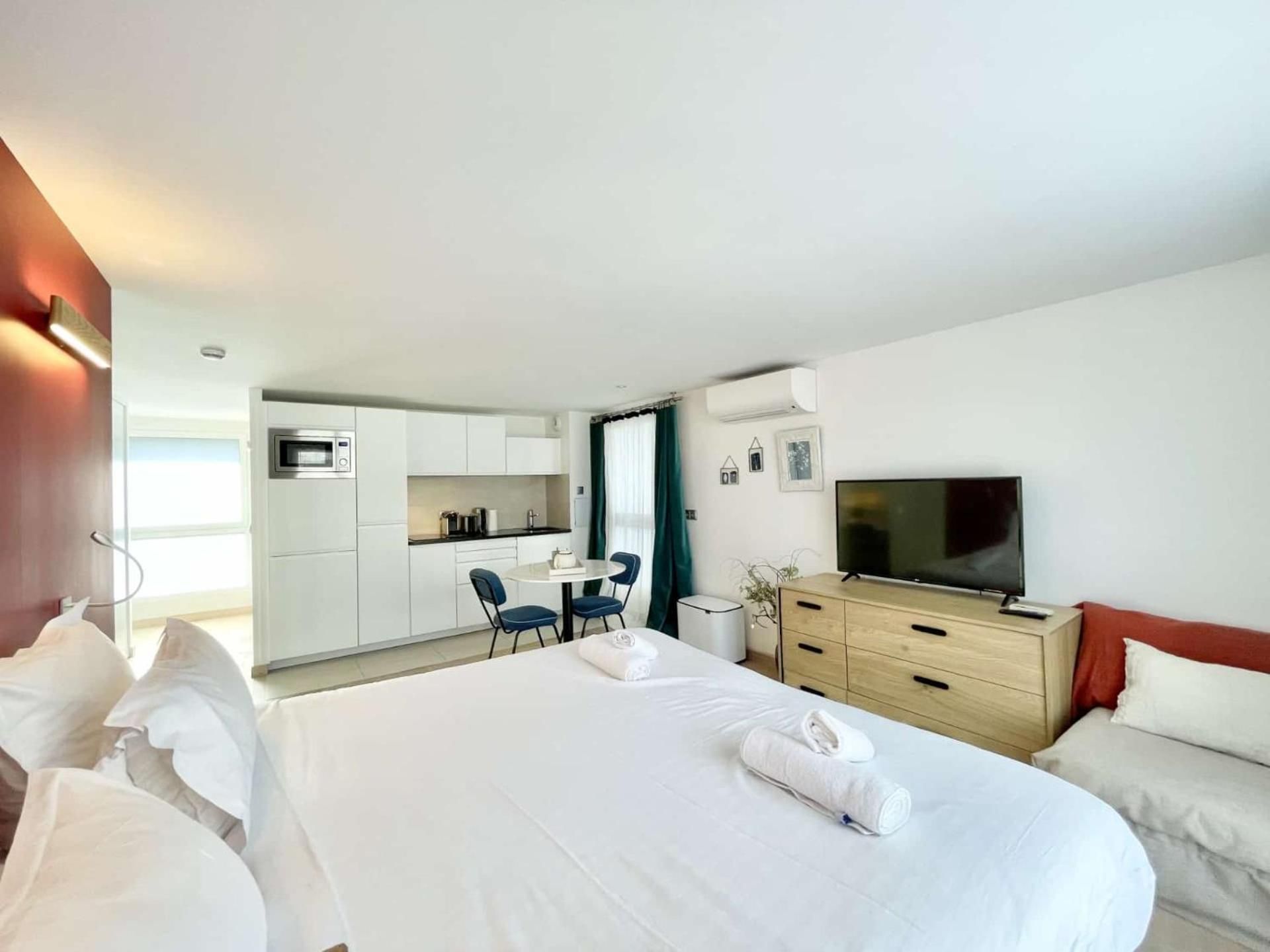 Studio Apartment 2