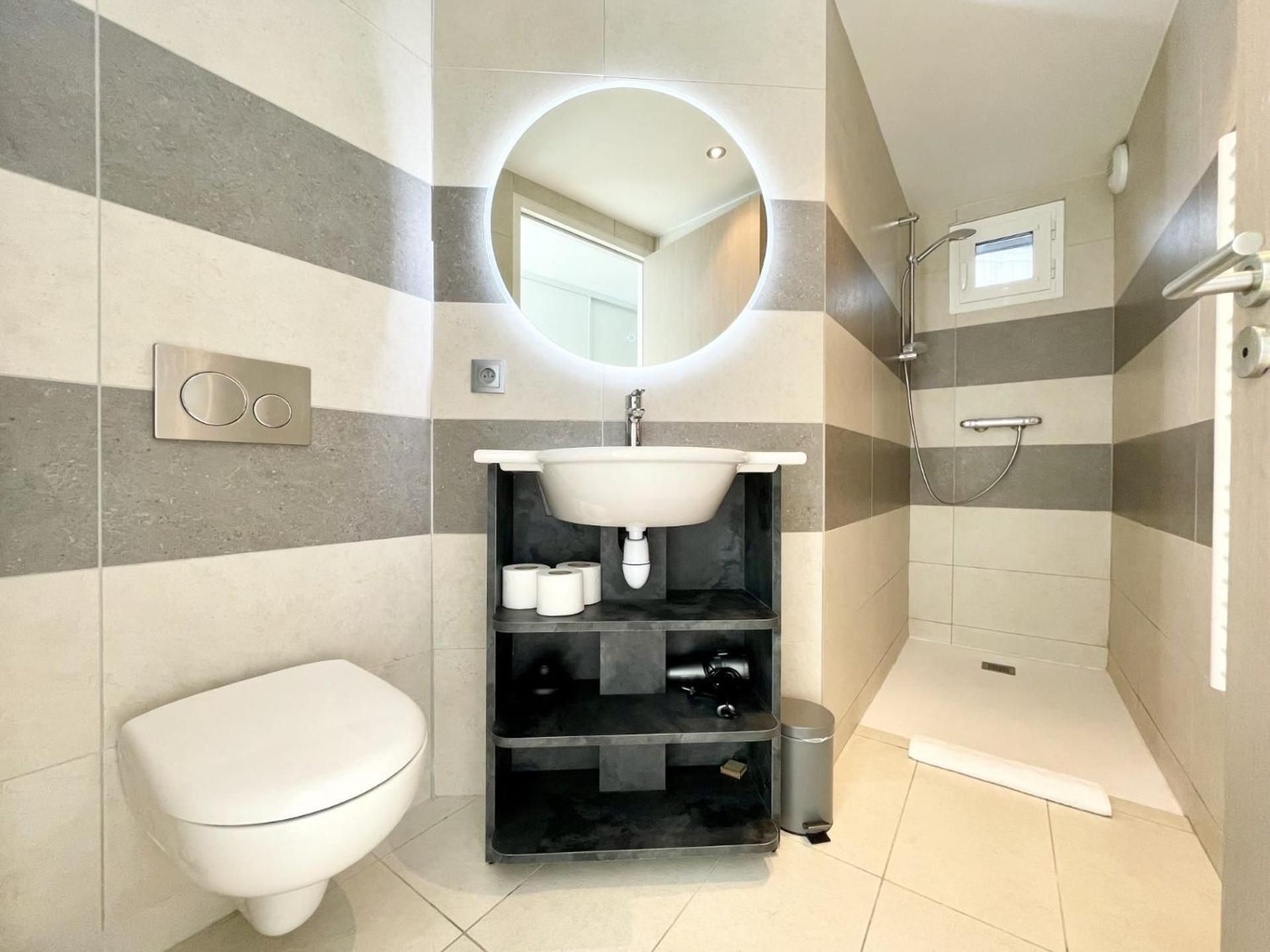 Studio Apartment 2