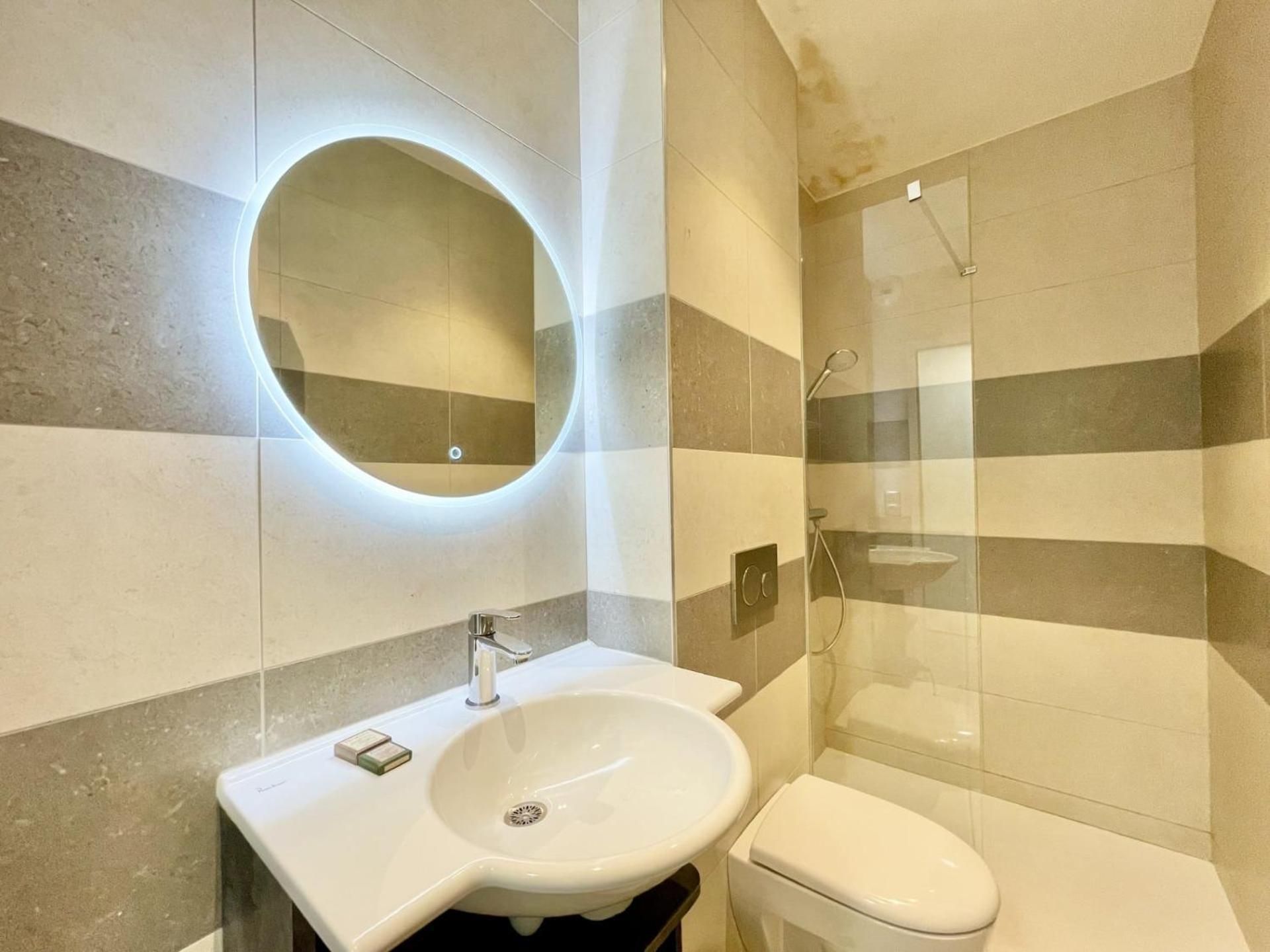 Studio Apartment 6 