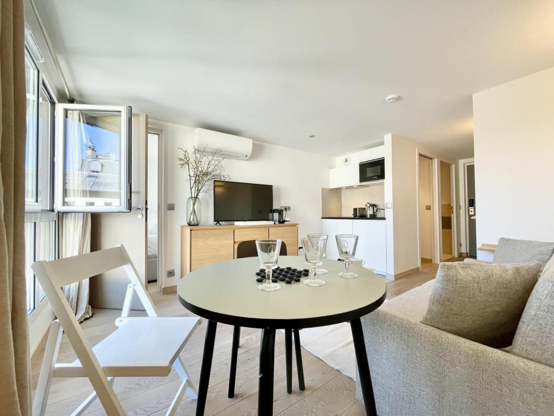 One-Bedroom Apartment 1