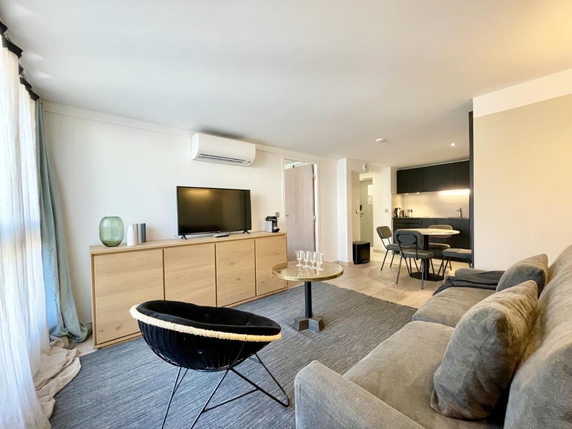 One-Bedroom Apartment 3