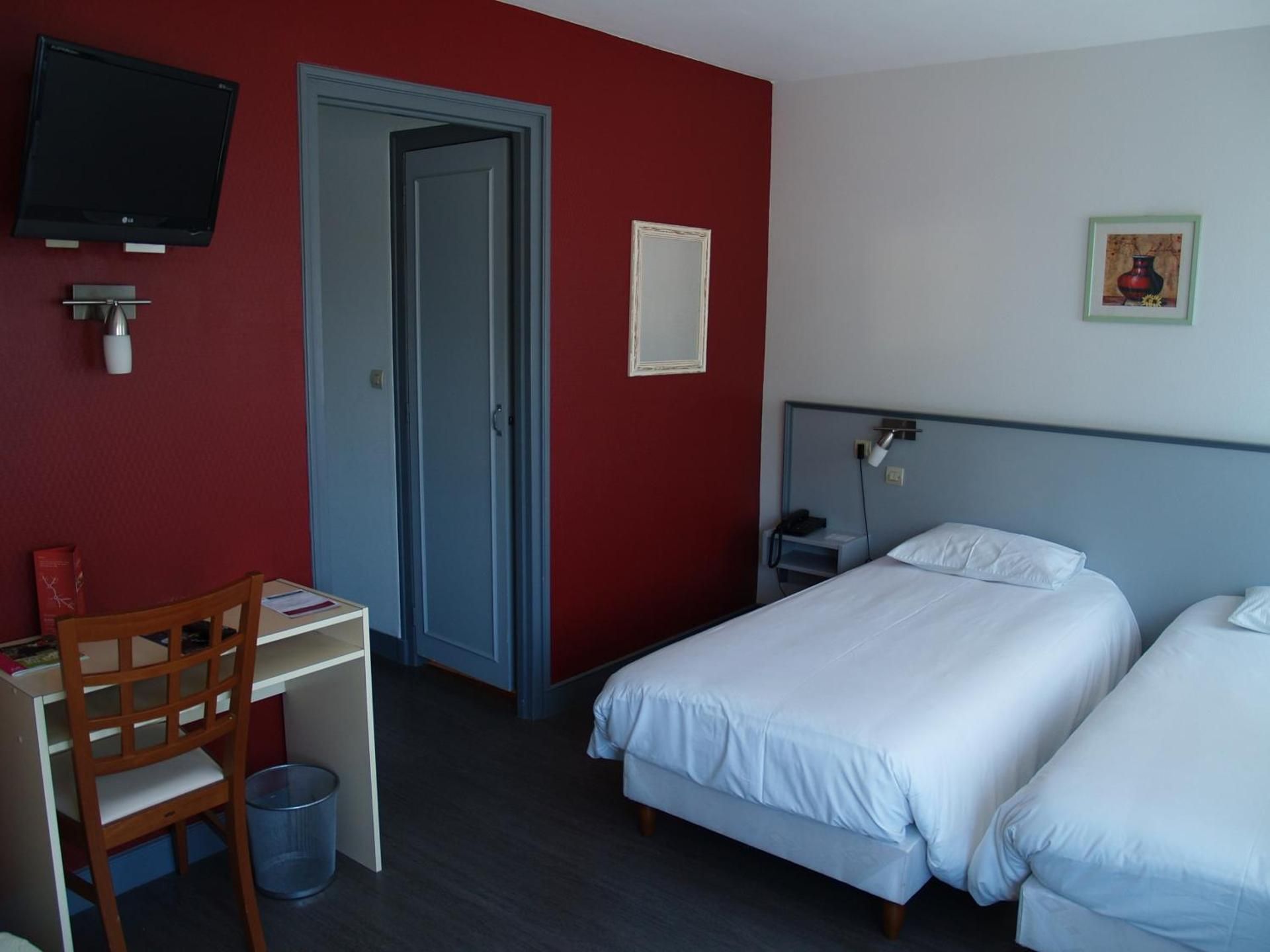 Twin Room with Shower