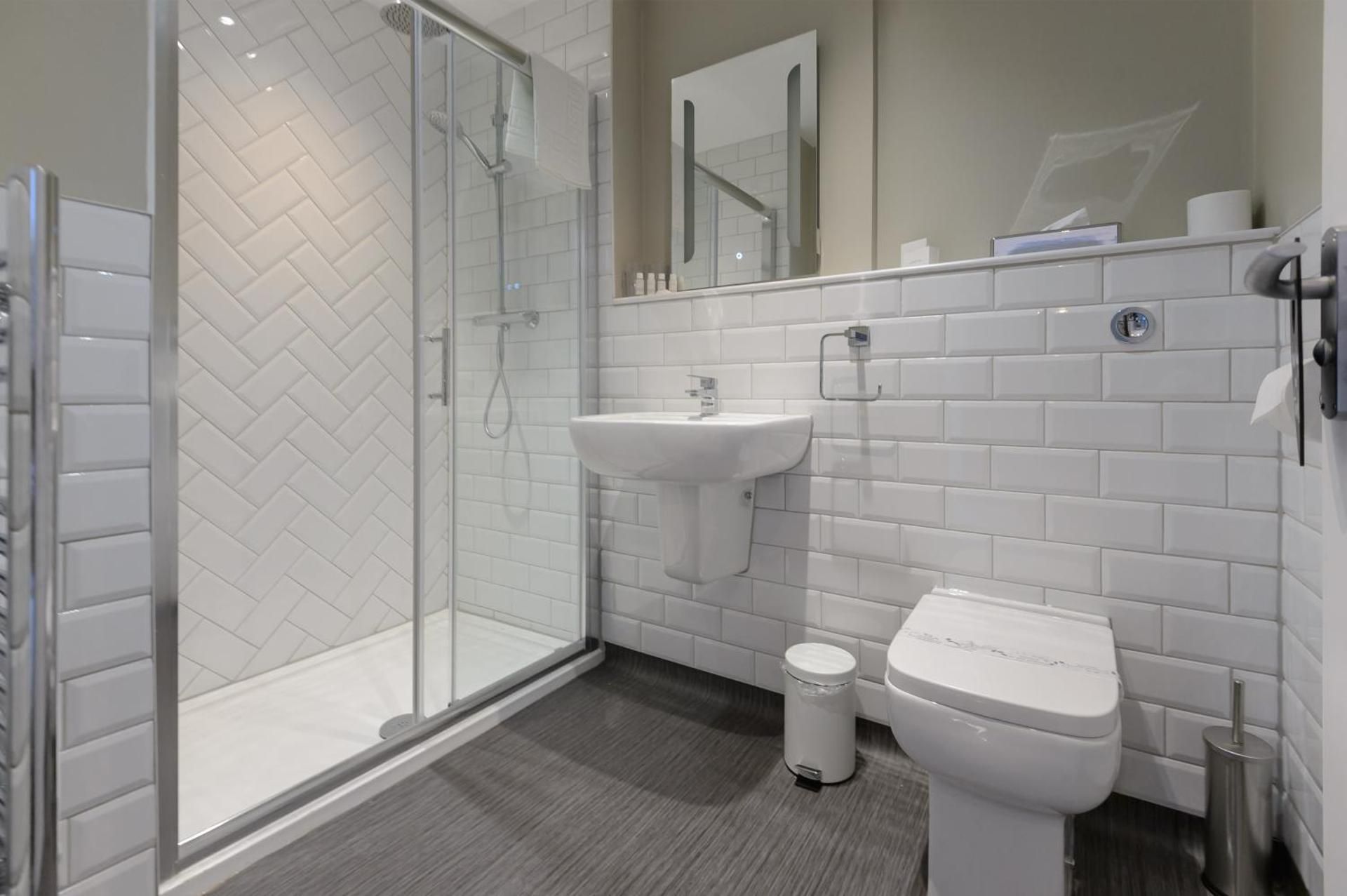 Balfour Arms Standard Twin Room 2