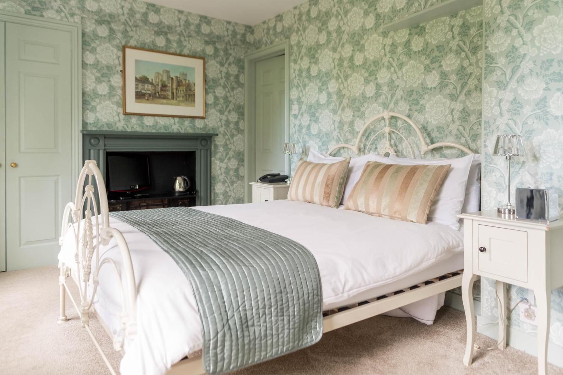Superior Double Room with Cathedral View