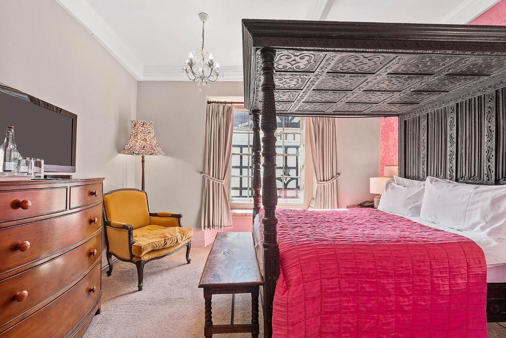 Double Room with Four-Poster Bed