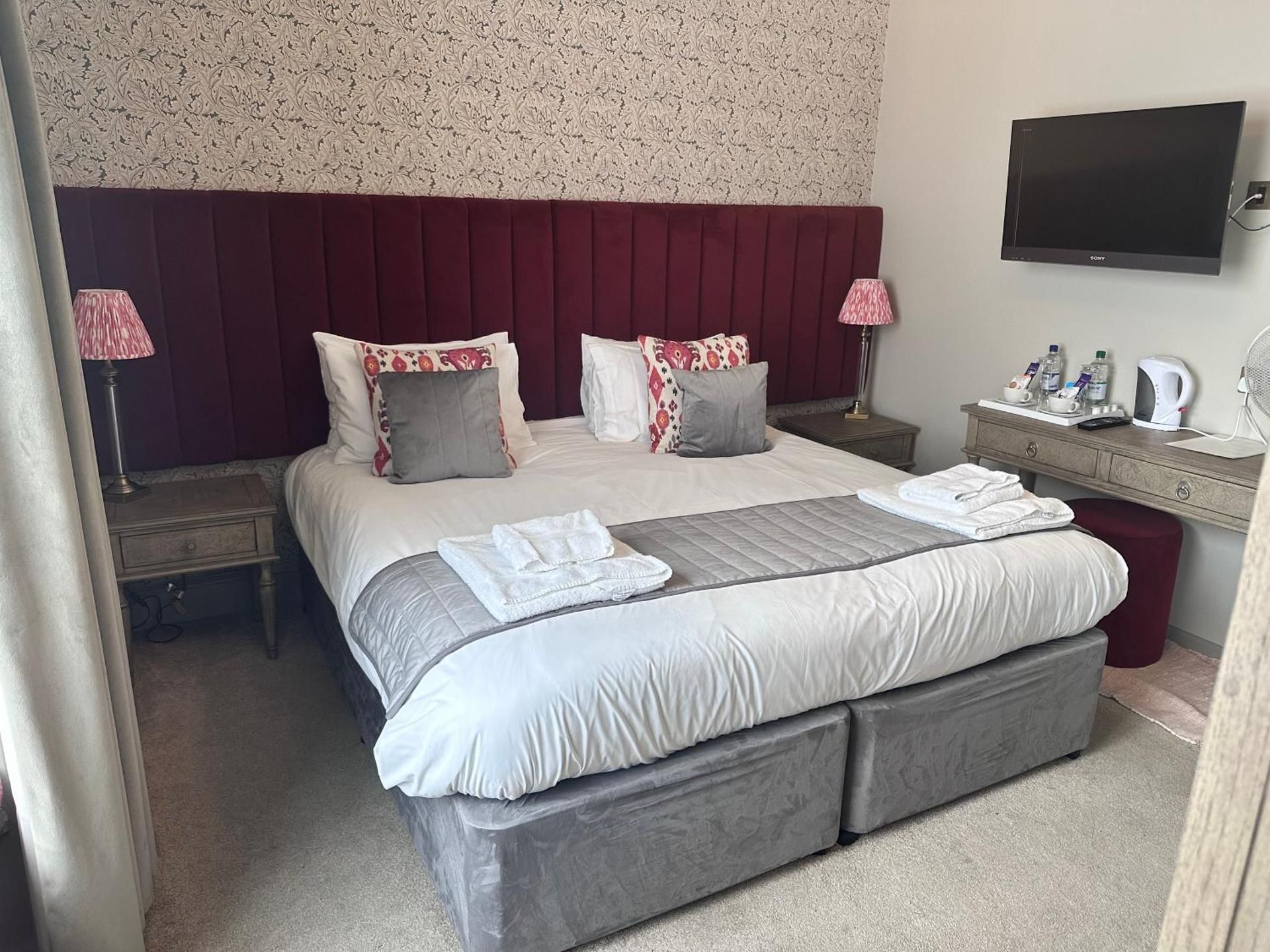 Deluxe Double or Twin Room