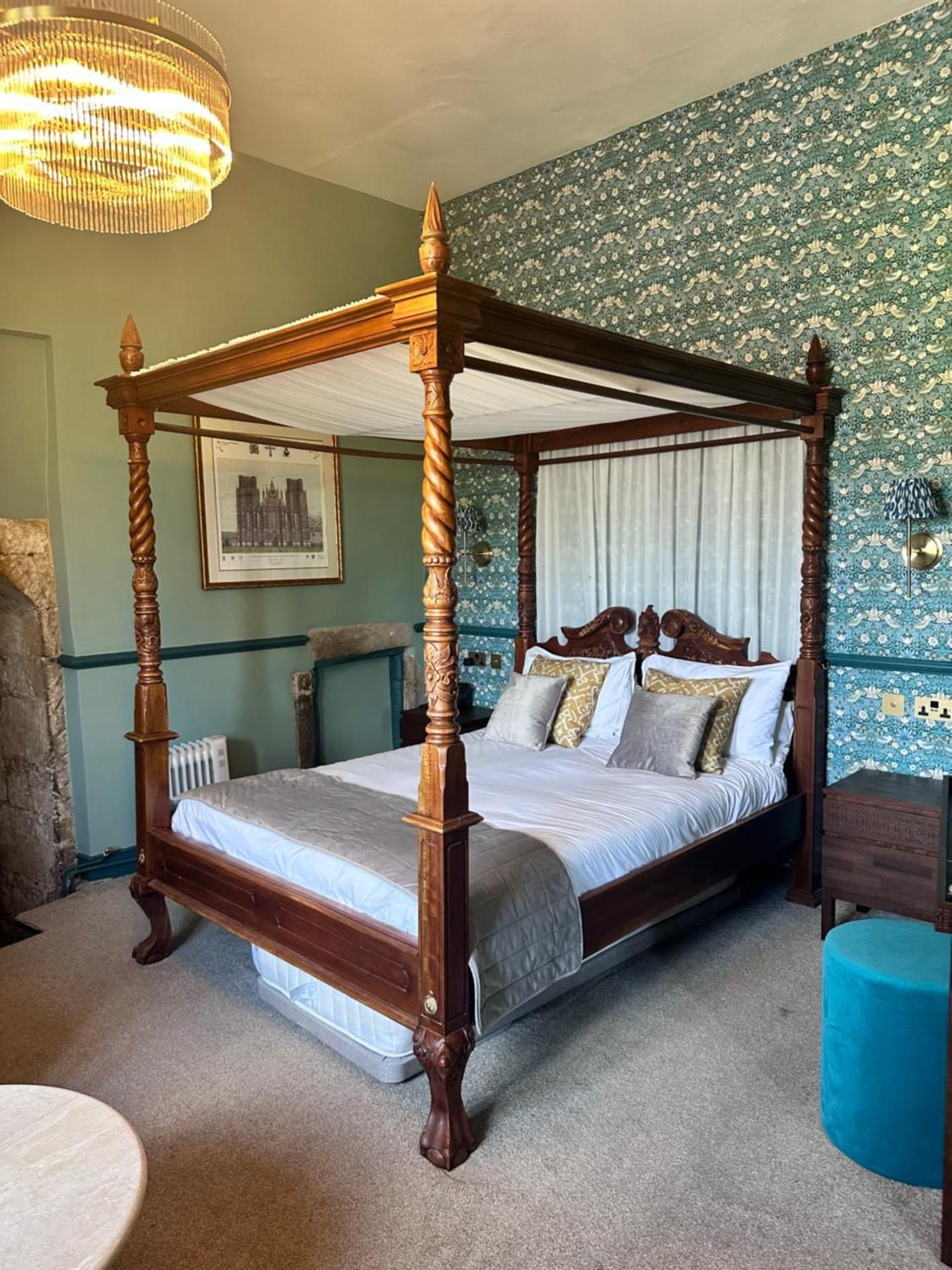 Double Room with Four-Poster Bed and Cathedral View