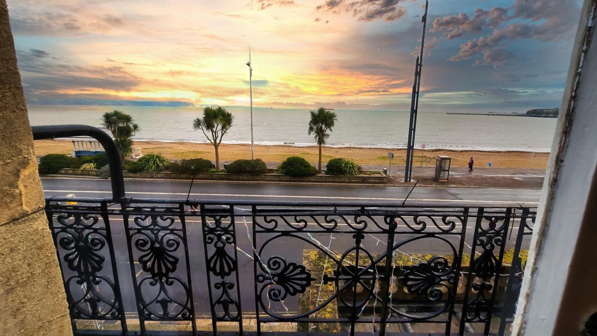 Deluxe Double Room with Balcony and Sea View