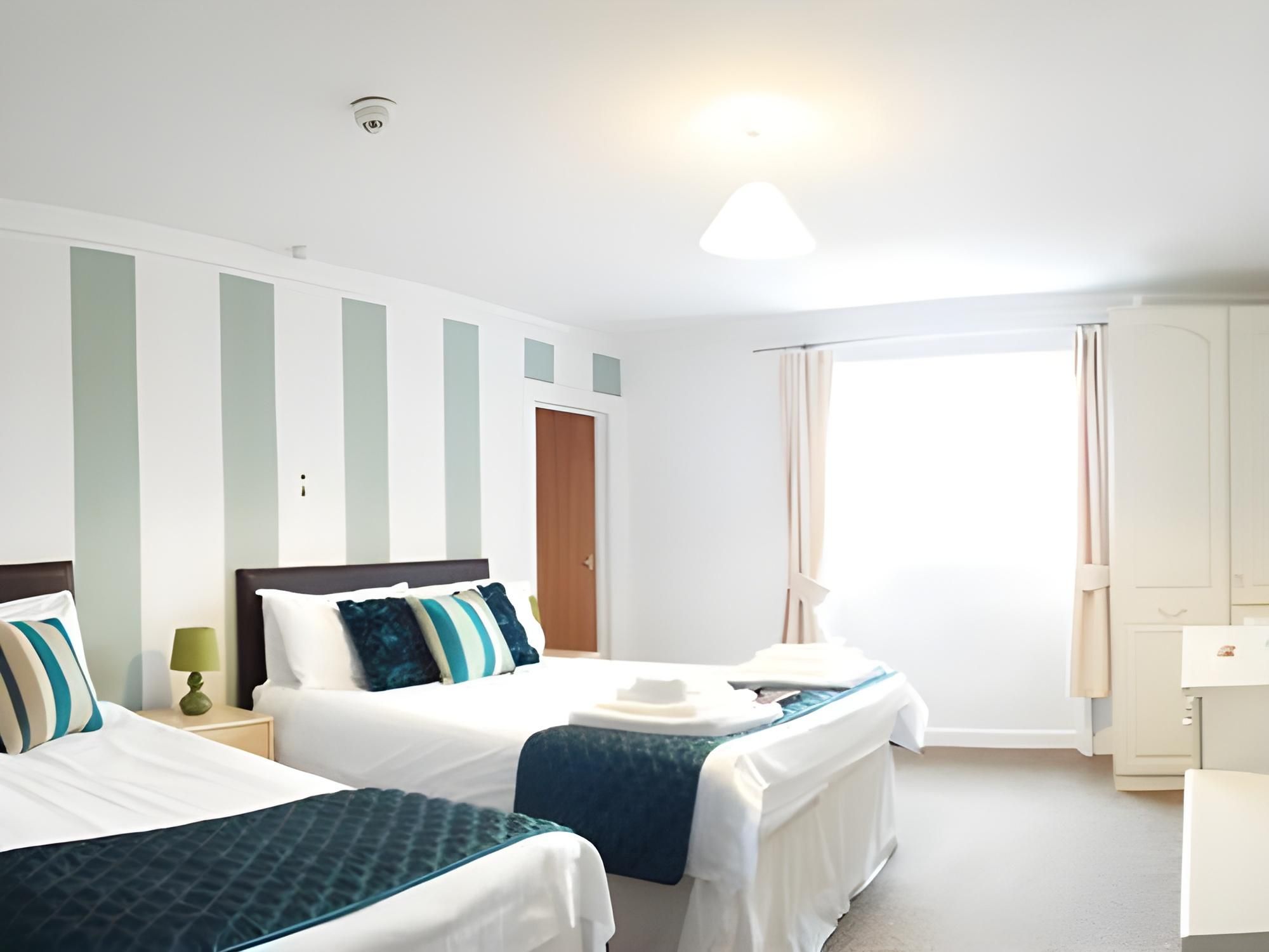 Family room-Ensuite-Room 7(+ child 0-12 yrs)