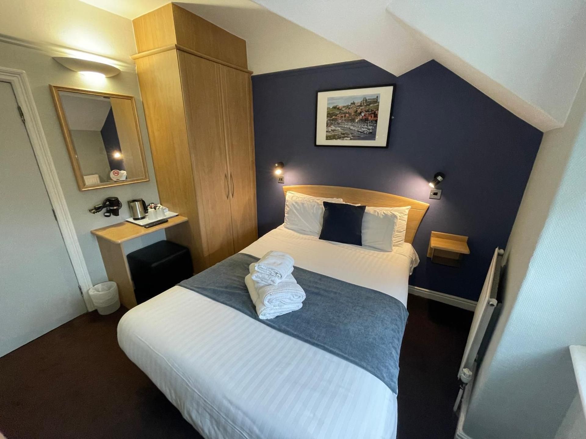 Double Room with Shared Bathroom