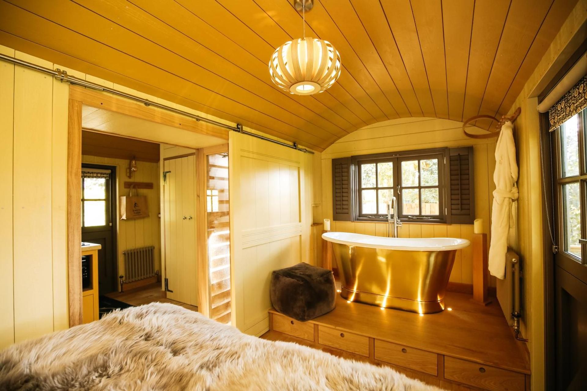 Shepherds Hut - Hiki Hot Tub