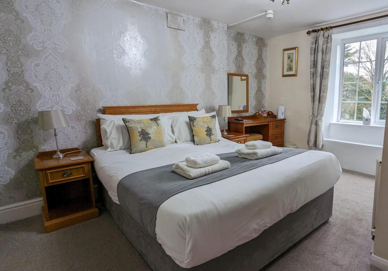 Main Lodge - Double Room with Garden View