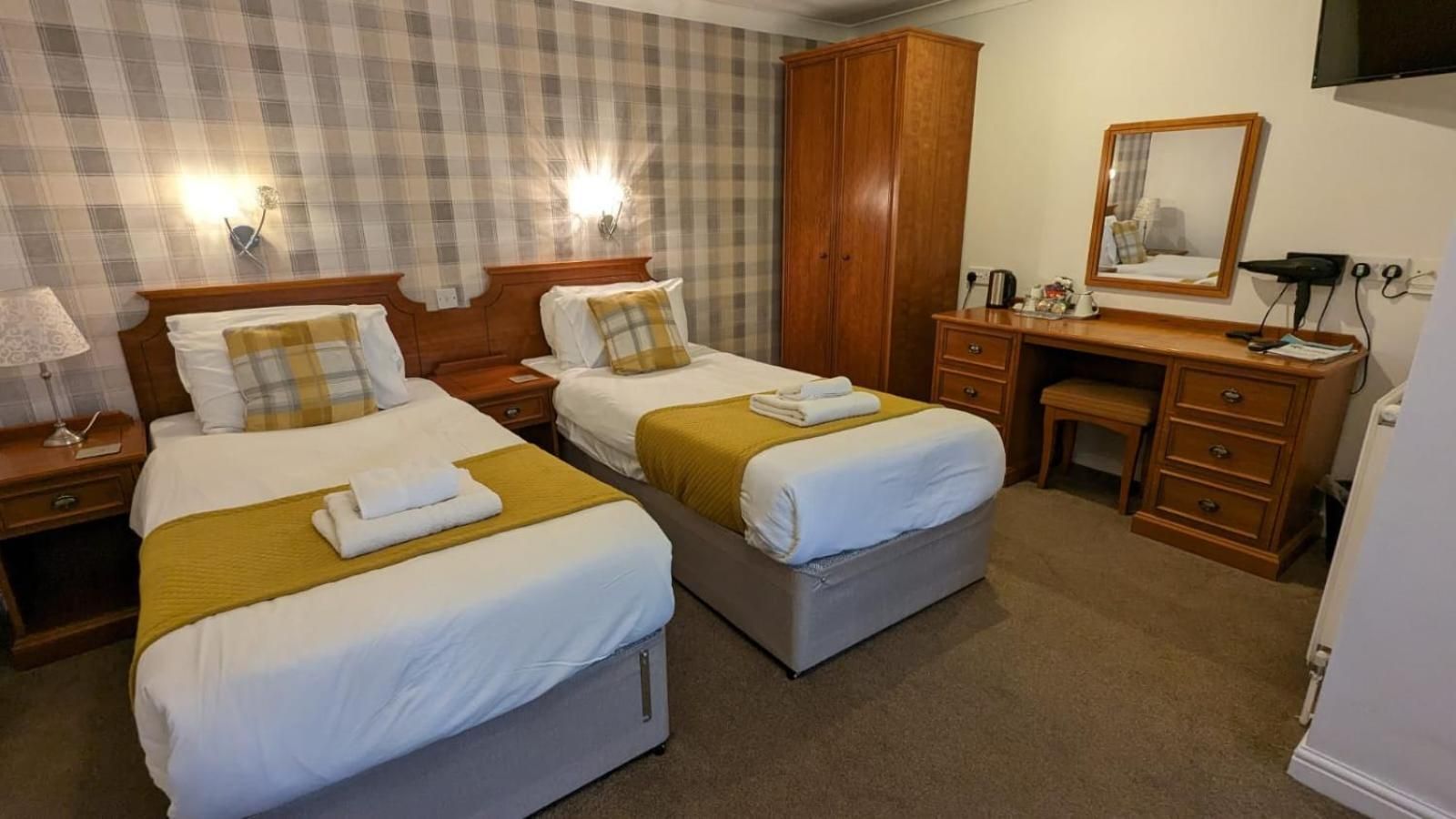 Courtyard - Twin Room