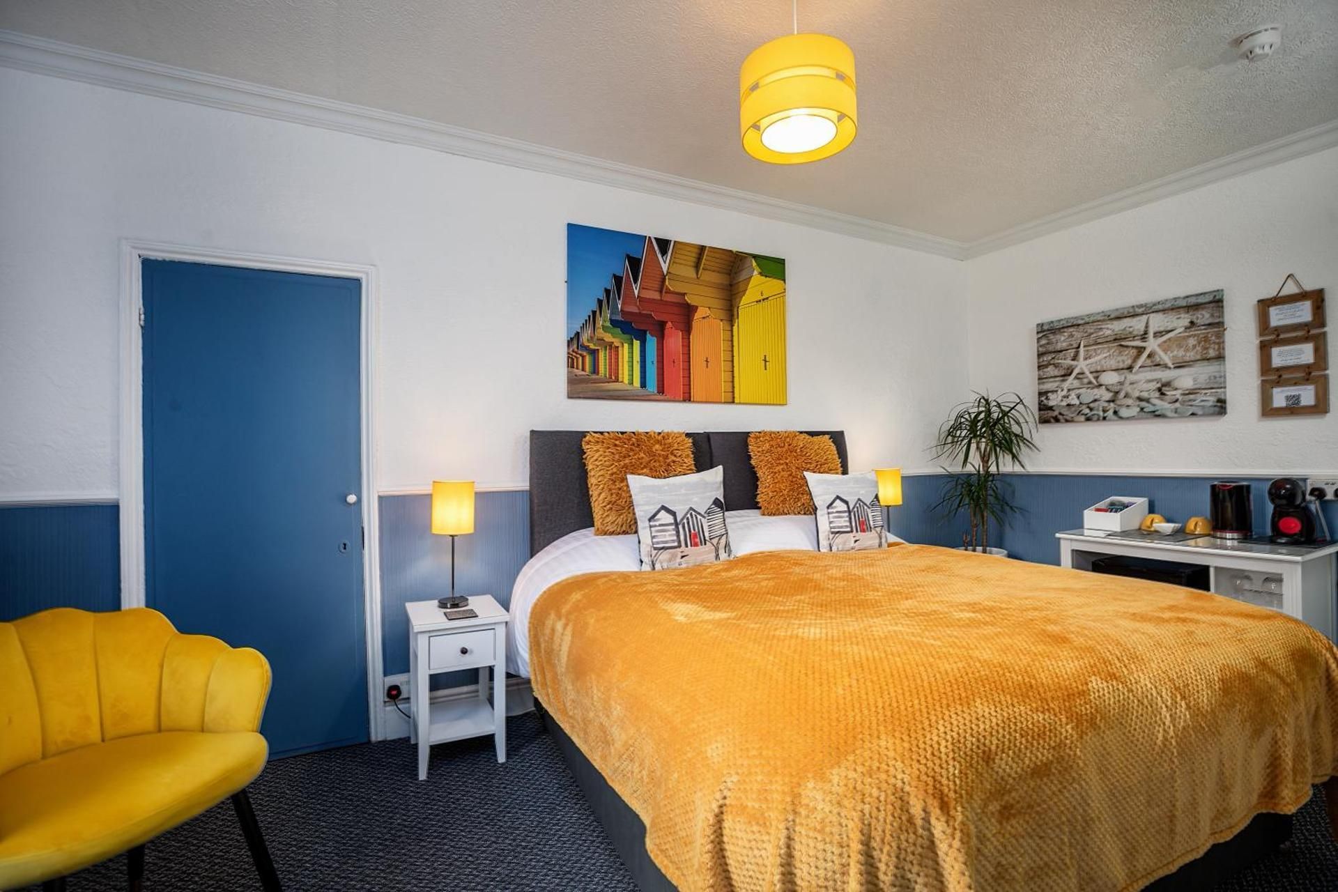 Double or Twin Room with Partial Sea View