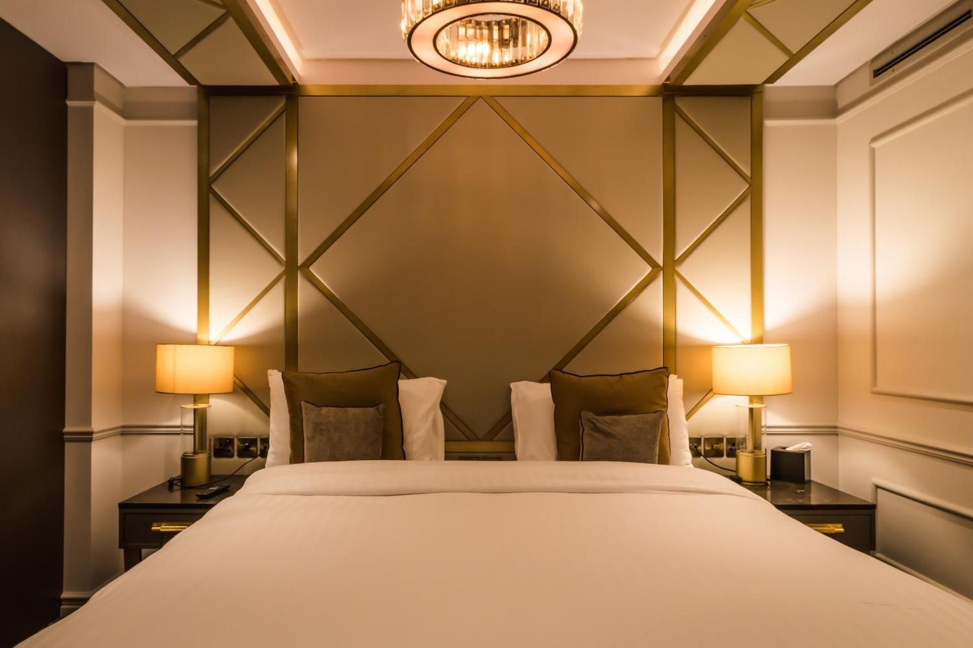 Chic Super King Suite