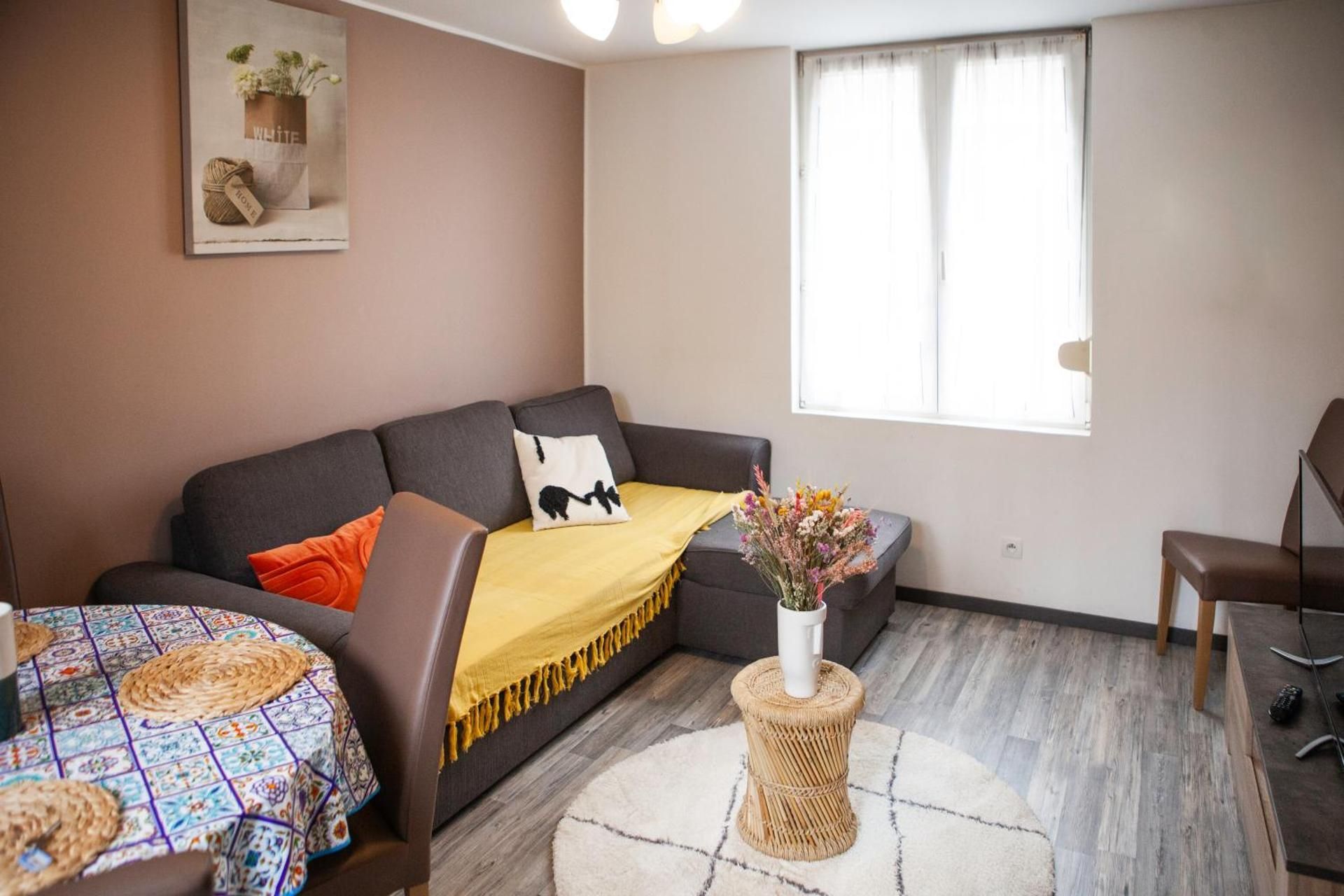 Eryn (T2 with Terrace)