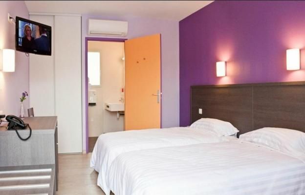 Triple Room with 3 Single Beds