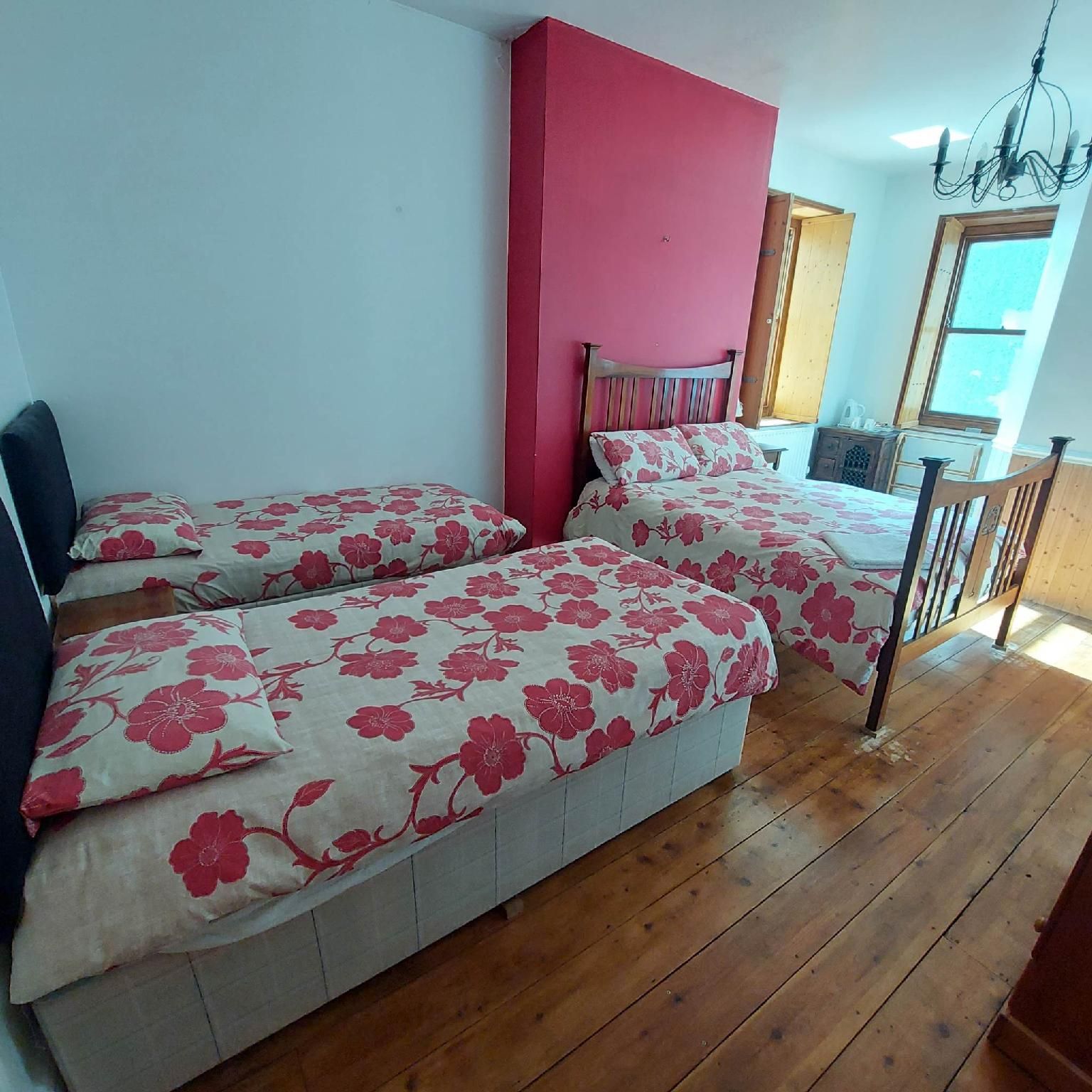 The Beach House Hotel portland Deluxe Quad Room 2