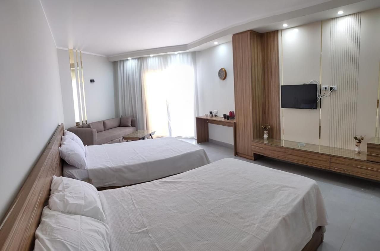 Deluxe Double Room with Balcony and Sea View