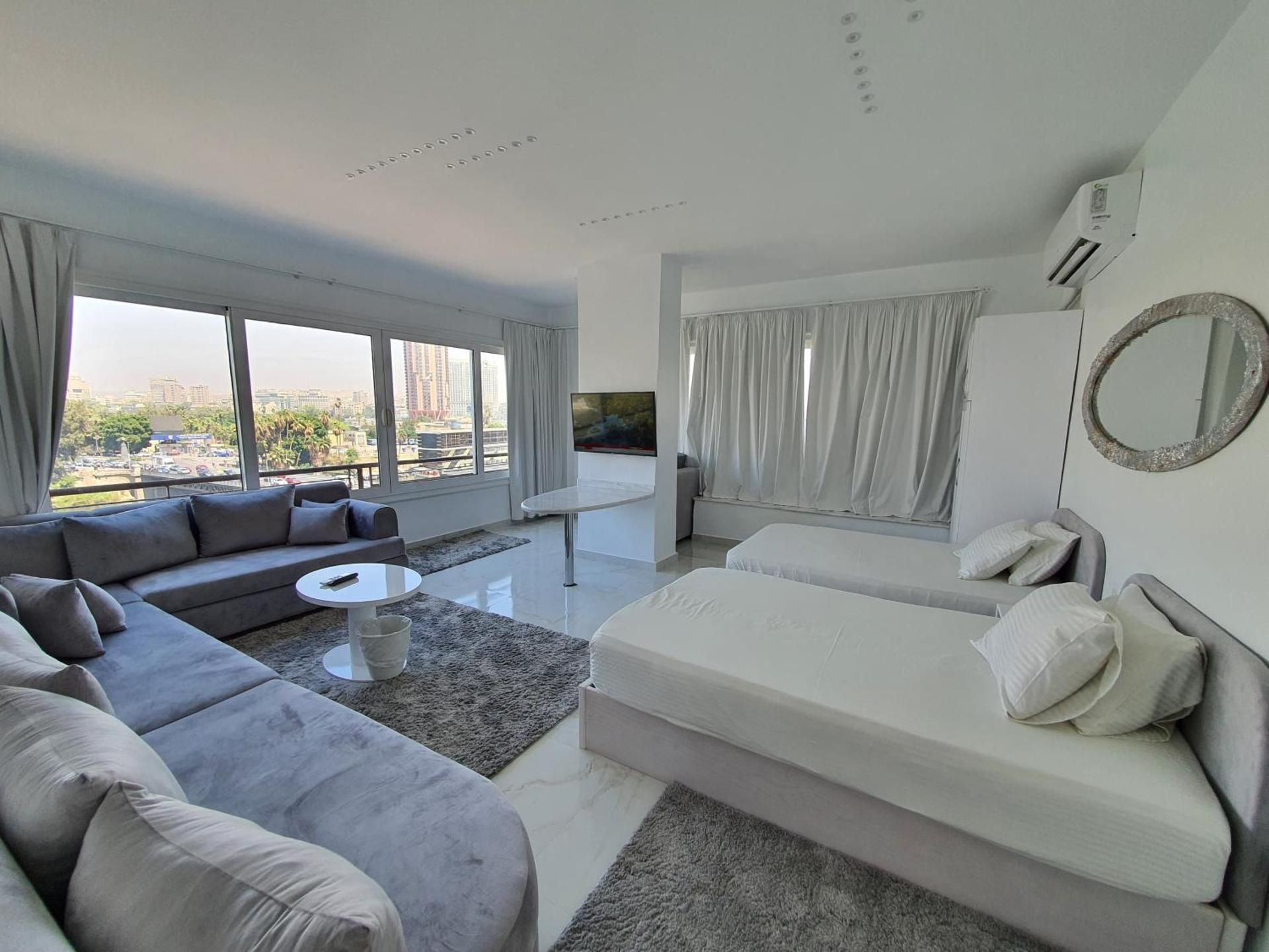 One-Bedroom Apartment with River View N402