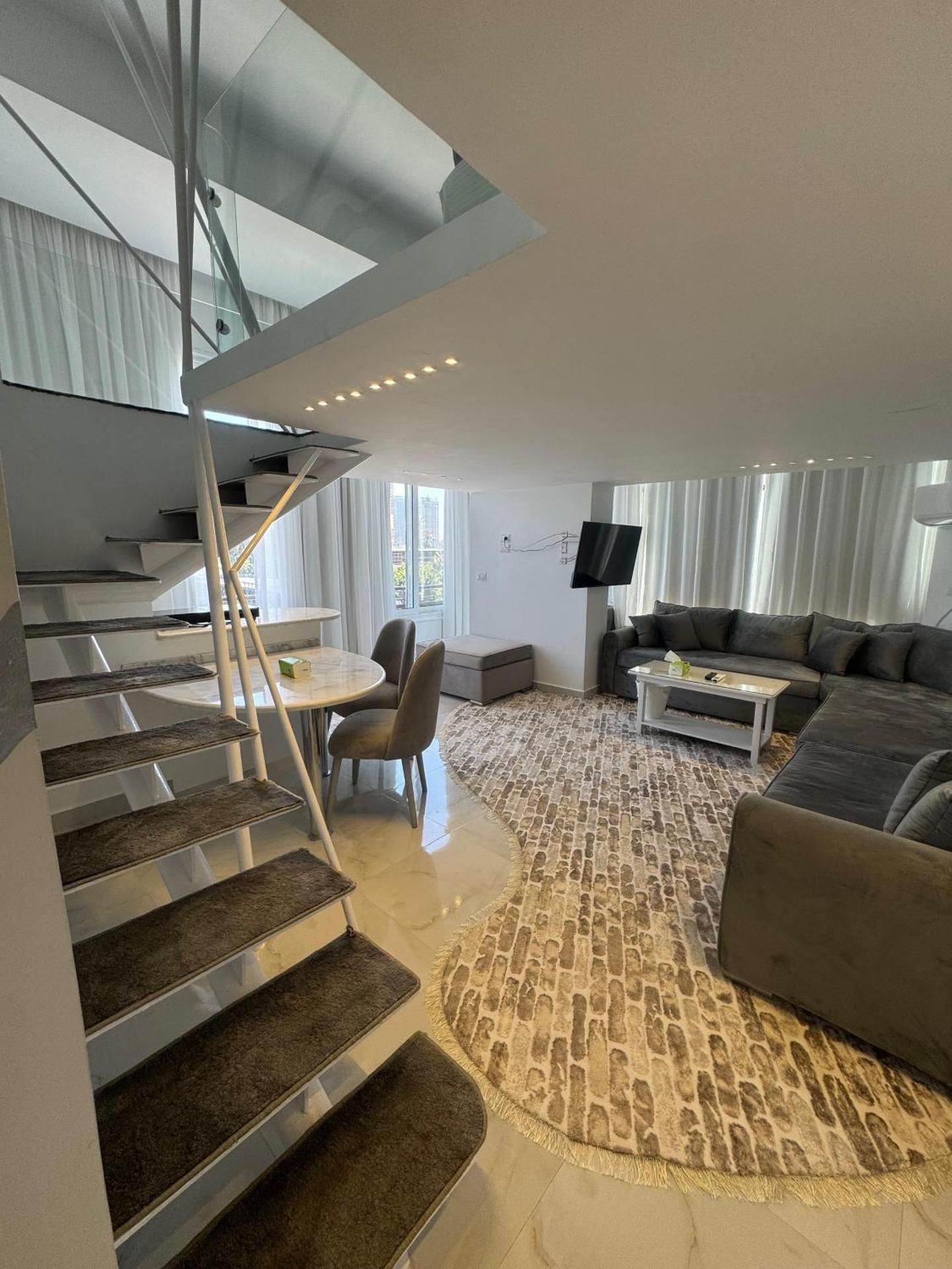 Duplex Studio N202