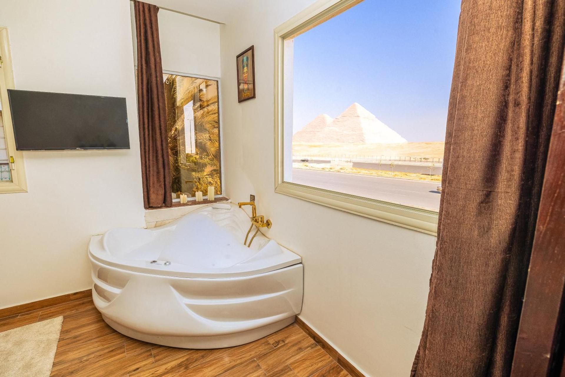 White Pyramids inn