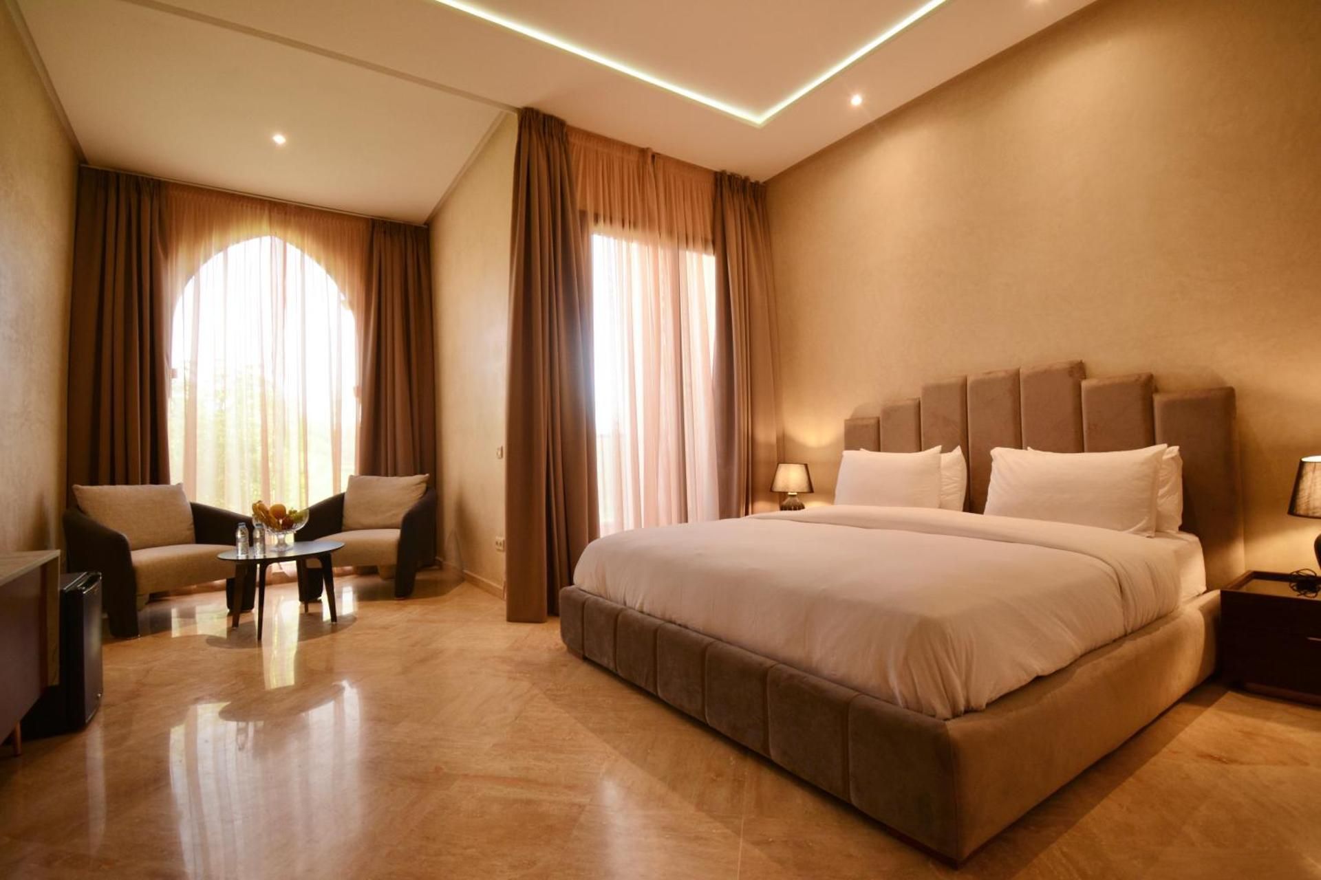 Palais Nouhass King Room with Pool View 2