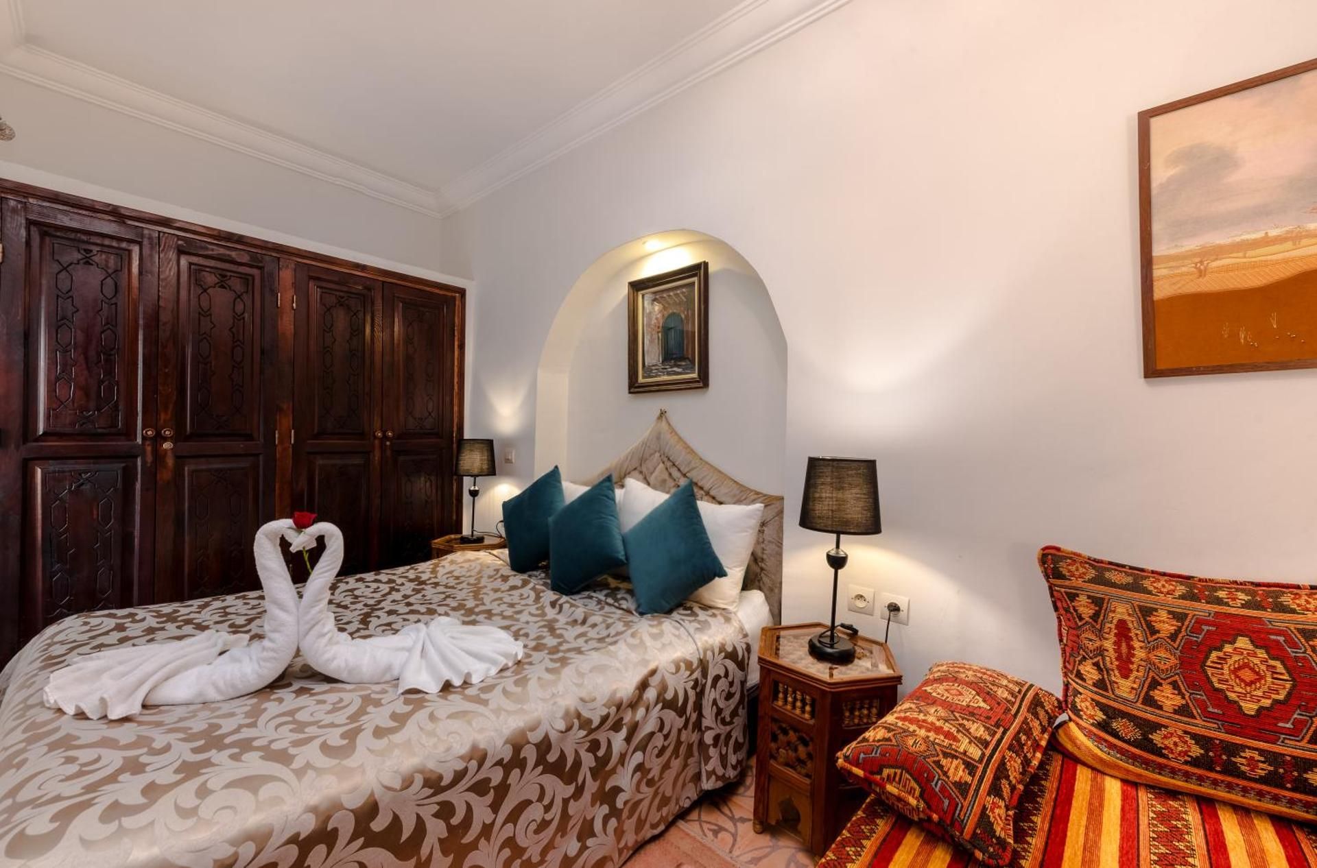 Deluxe Double Room (2 Adults + 1 Child)