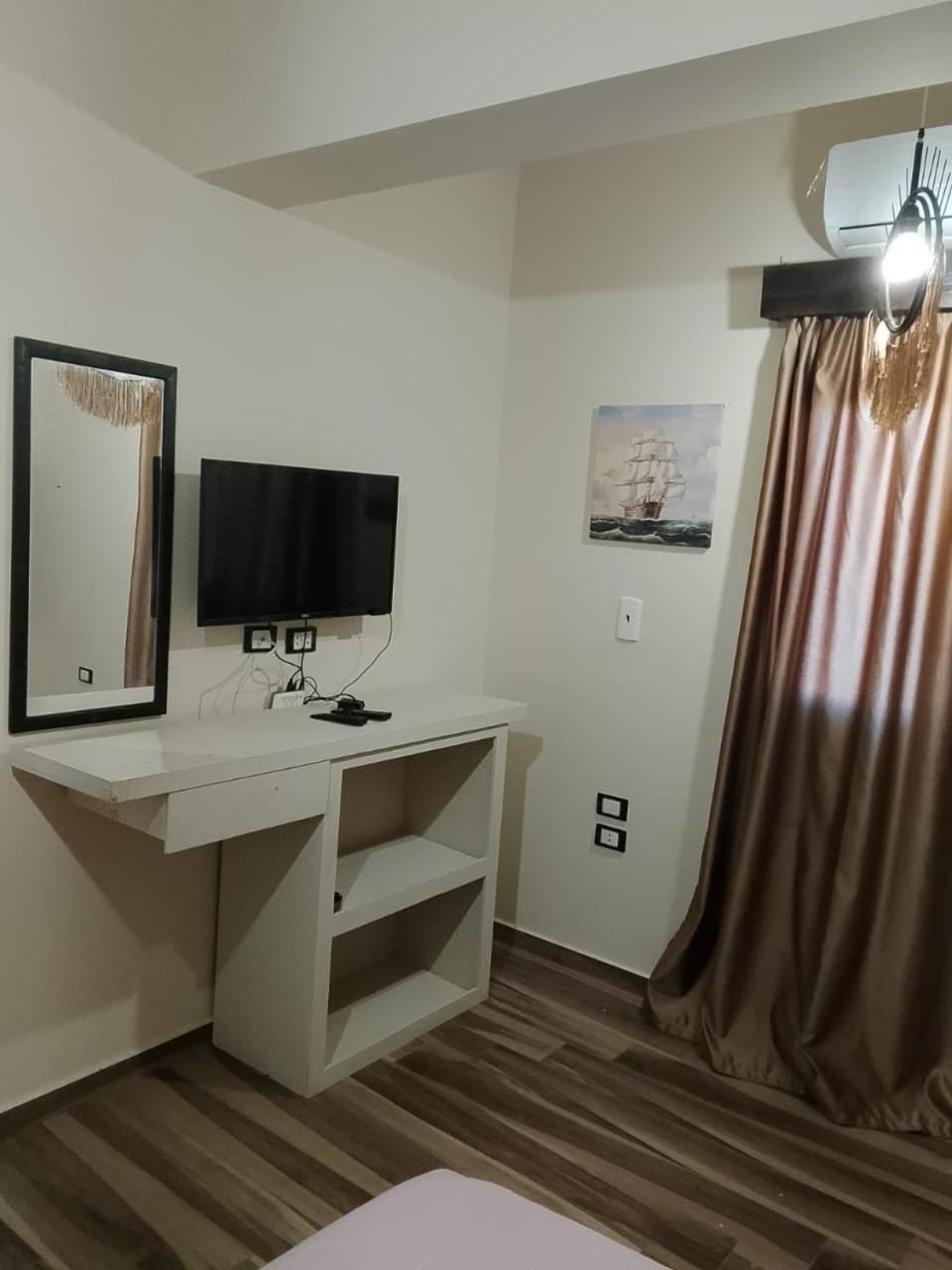 Quadruple Room with Private Bathroom