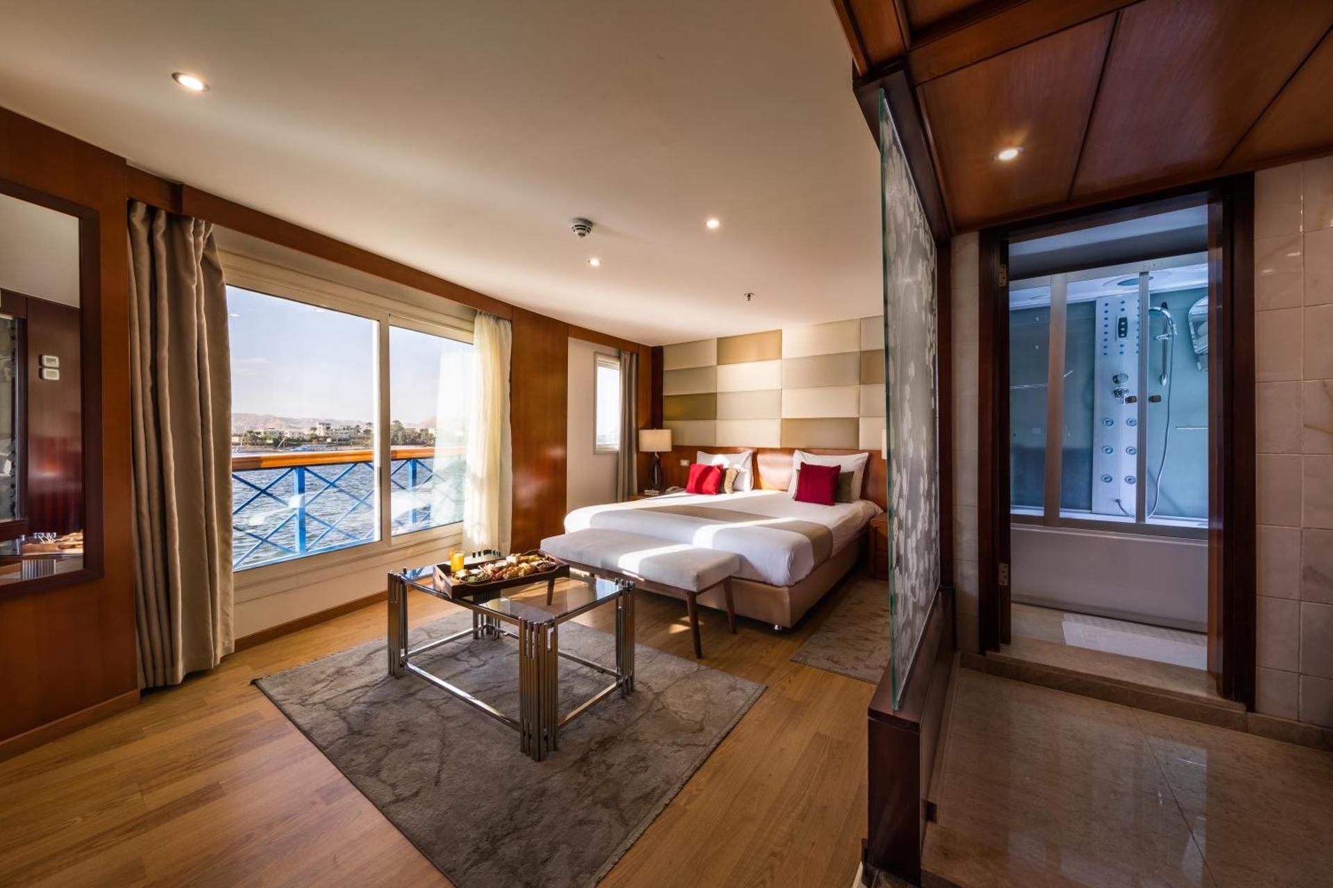 Deluxe Suite ( without sightseeing)