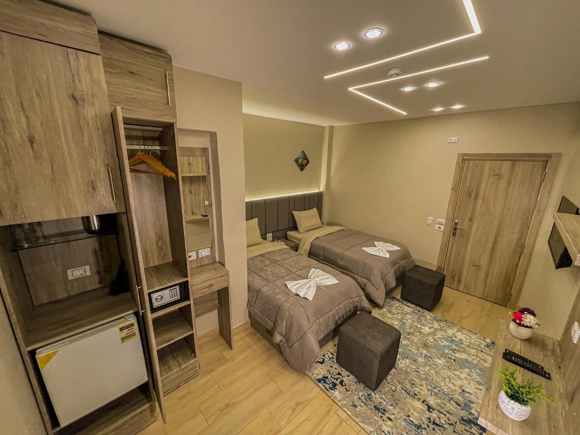 Holy Sheet Plus Twin Room with Balcony