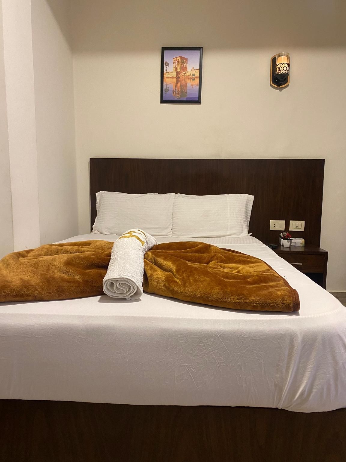 Single Room with Shared Bathroom