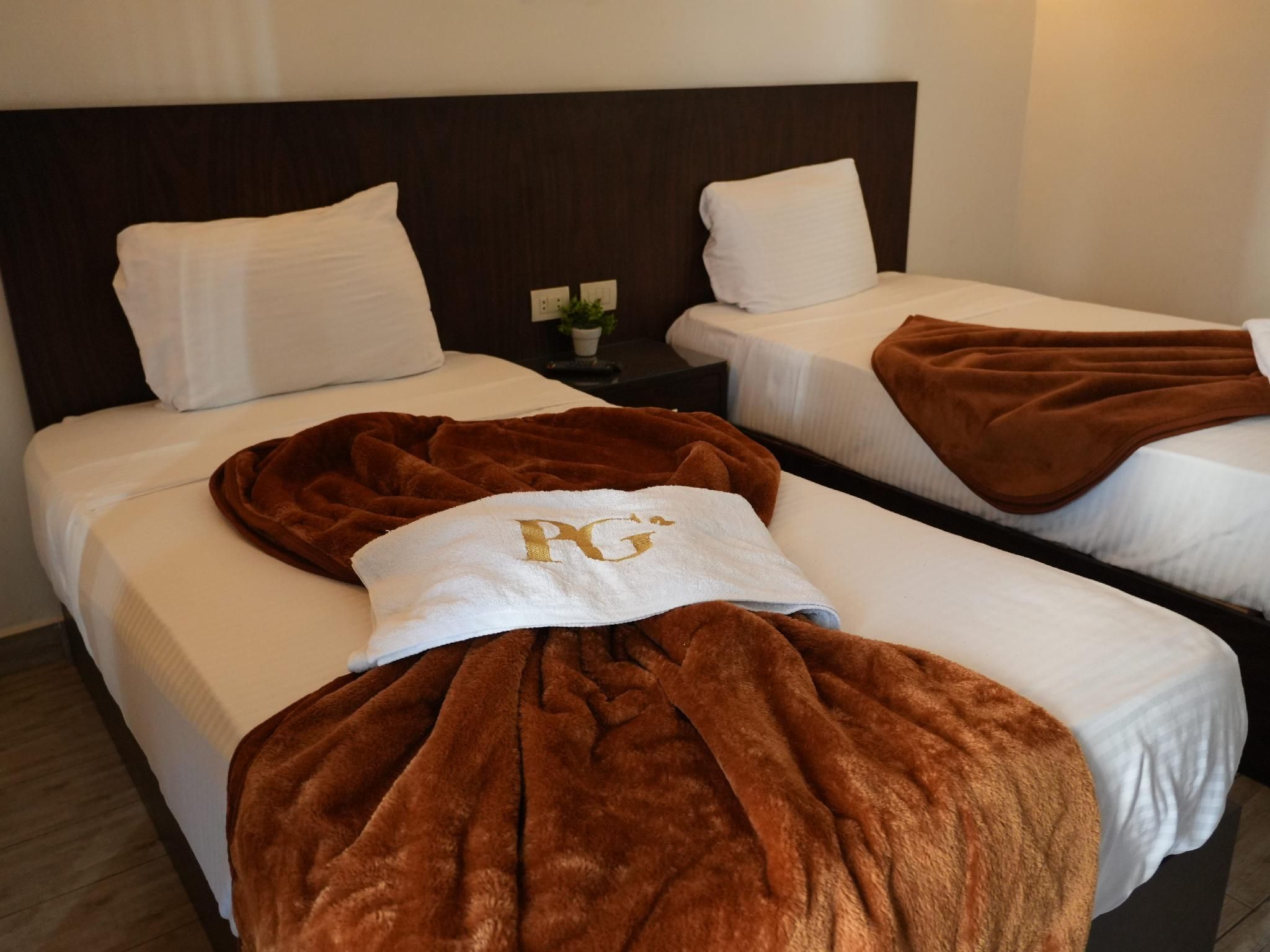 Montana Hotel Deluxe Twin Room 2