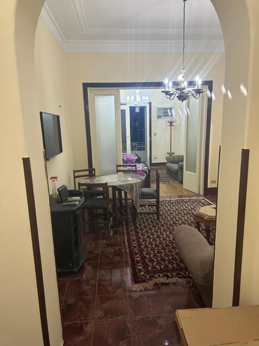 apartment - entire house or apartment