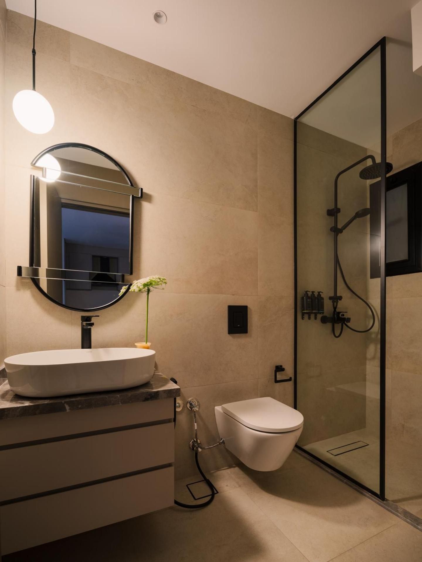 Deluxe One-Bedroom Apartment