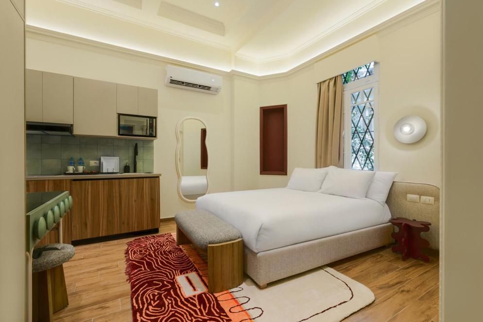 Studio Apartment with King Bed